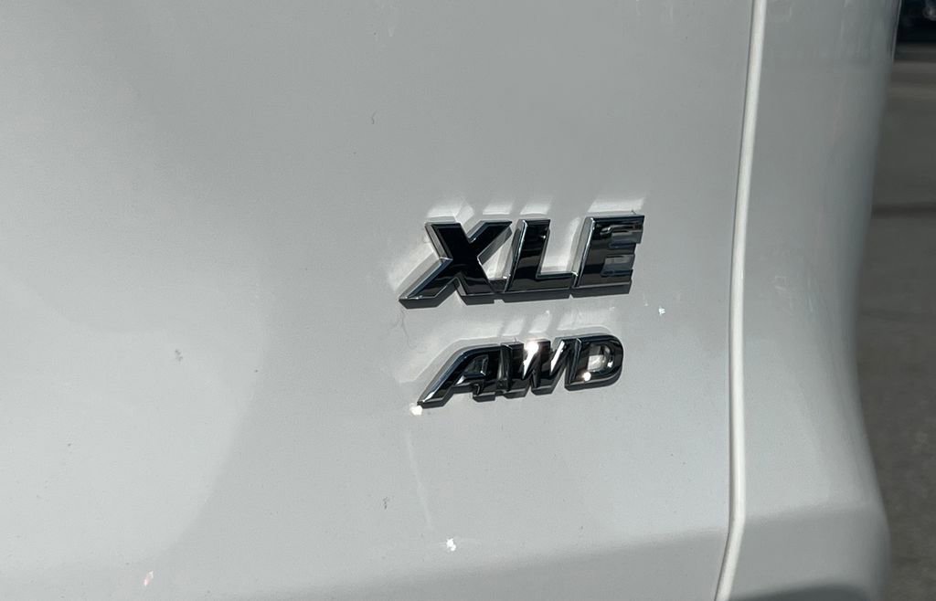 Used 2025 Toyota RAV4 XLE w/ Convenience Package image 15