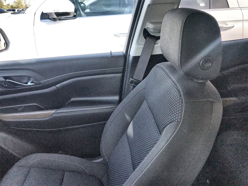 Used 2023 GMC Acadia SLE w/ Driver Convenience Package image 24