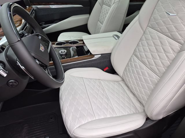 New 2026 Cadillac Escalade Platinum Sport w/ LPO, ONYX Package AWD/4WD image 20