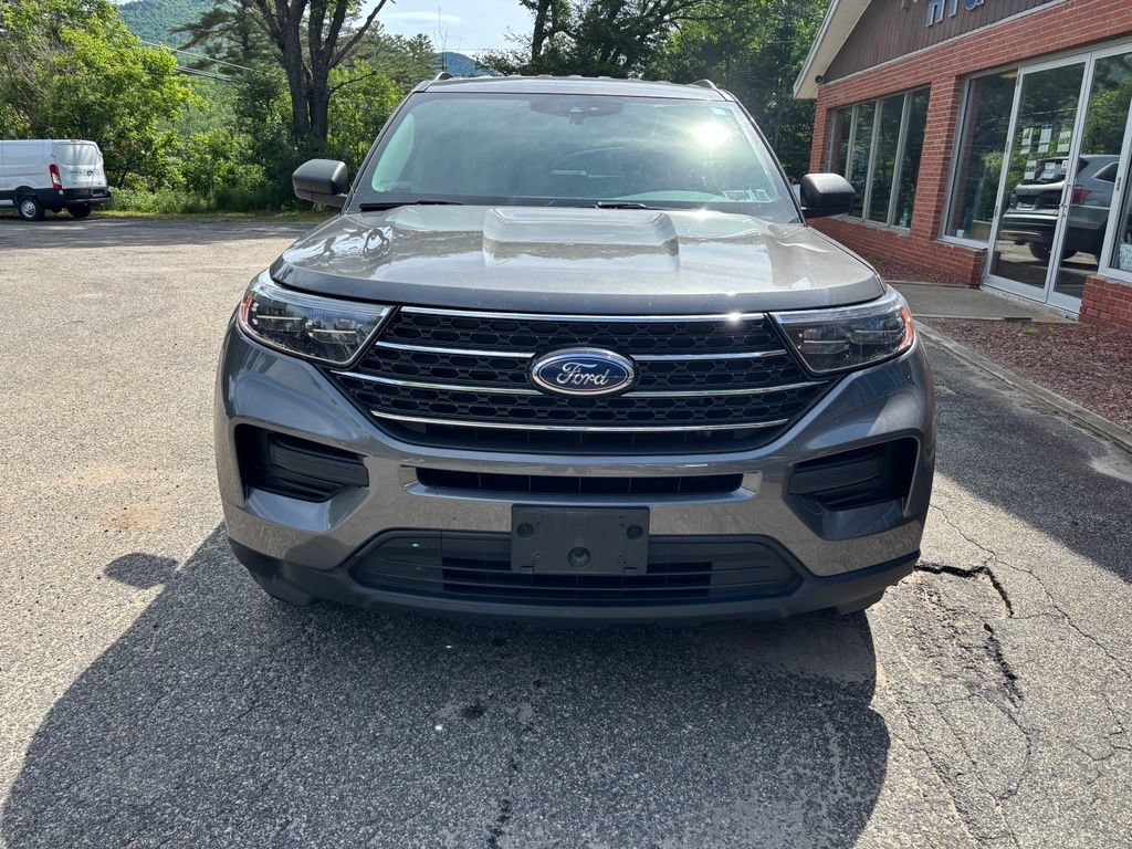 Used 2023 Ford Explorer XLT AWD/4WD image 12