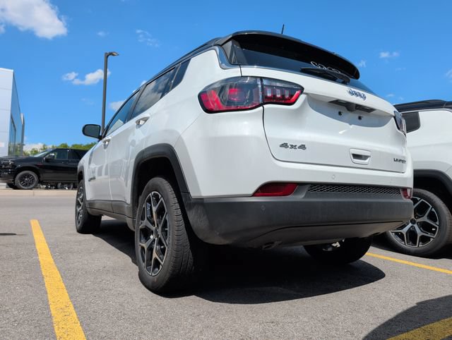 New 2026 Jeep Compass Limited AWD/4WD image 2