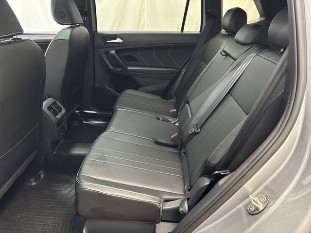 Used 2023 Volkswagen Tiguan SE R-Line AWD/4WD image 13