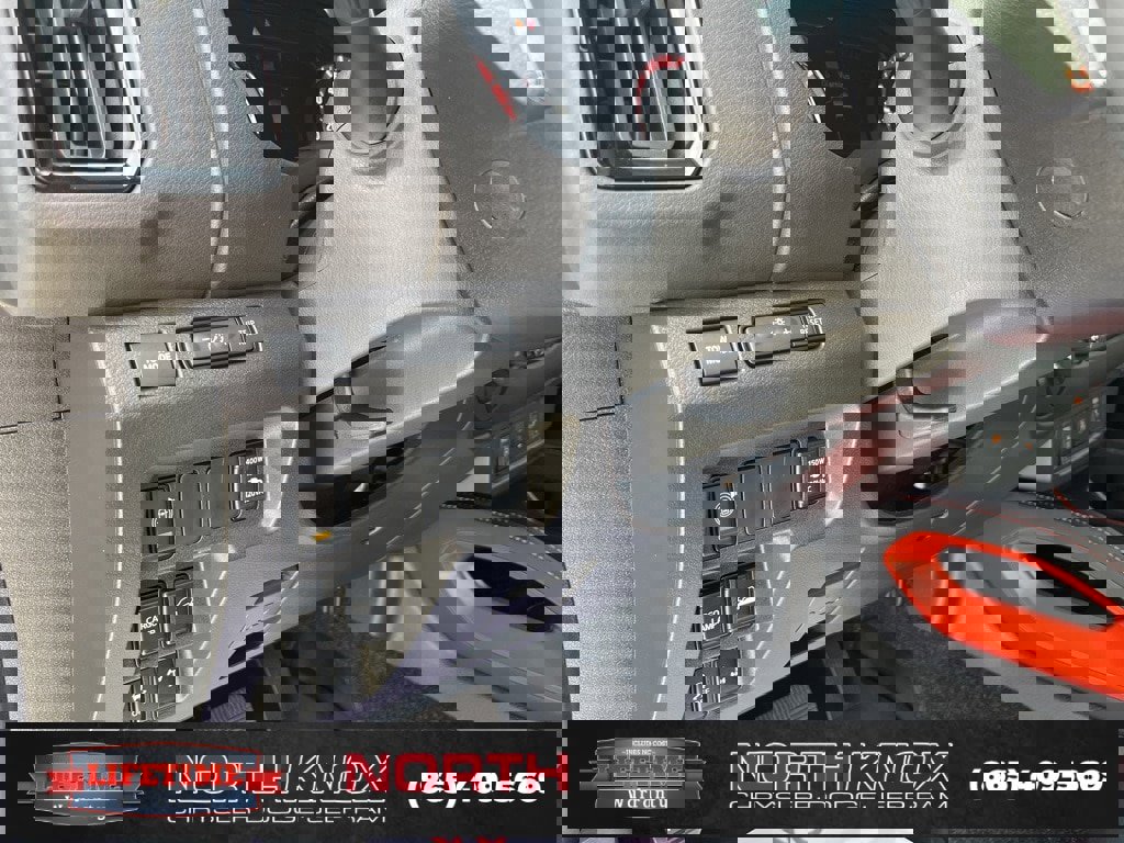 Used 2025 Nissan Frontier PRO-4X w/ Pro Premium Package image 7