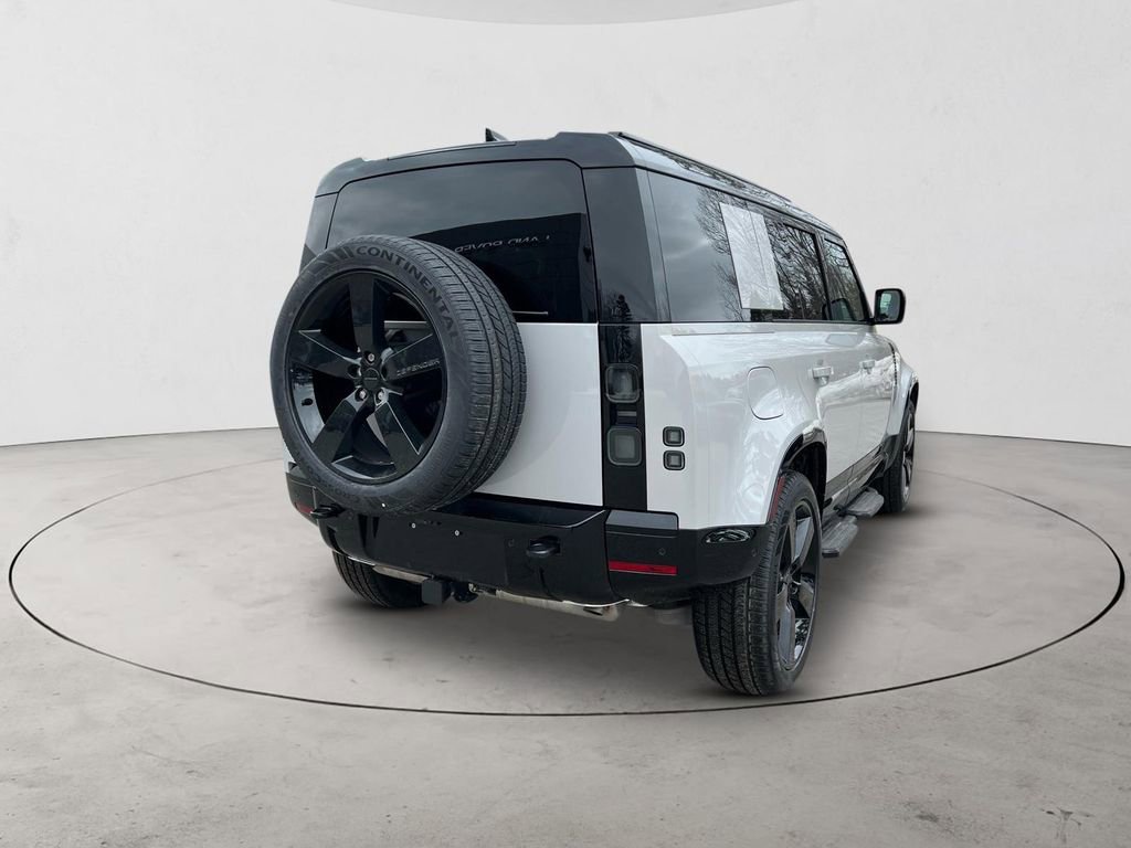 New 2026 Land Rover Defender 110 X-Dynamic SE image 5