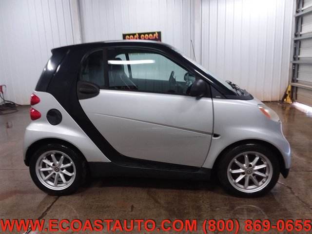 Used 2009 smart fortwo passion RWD image 2