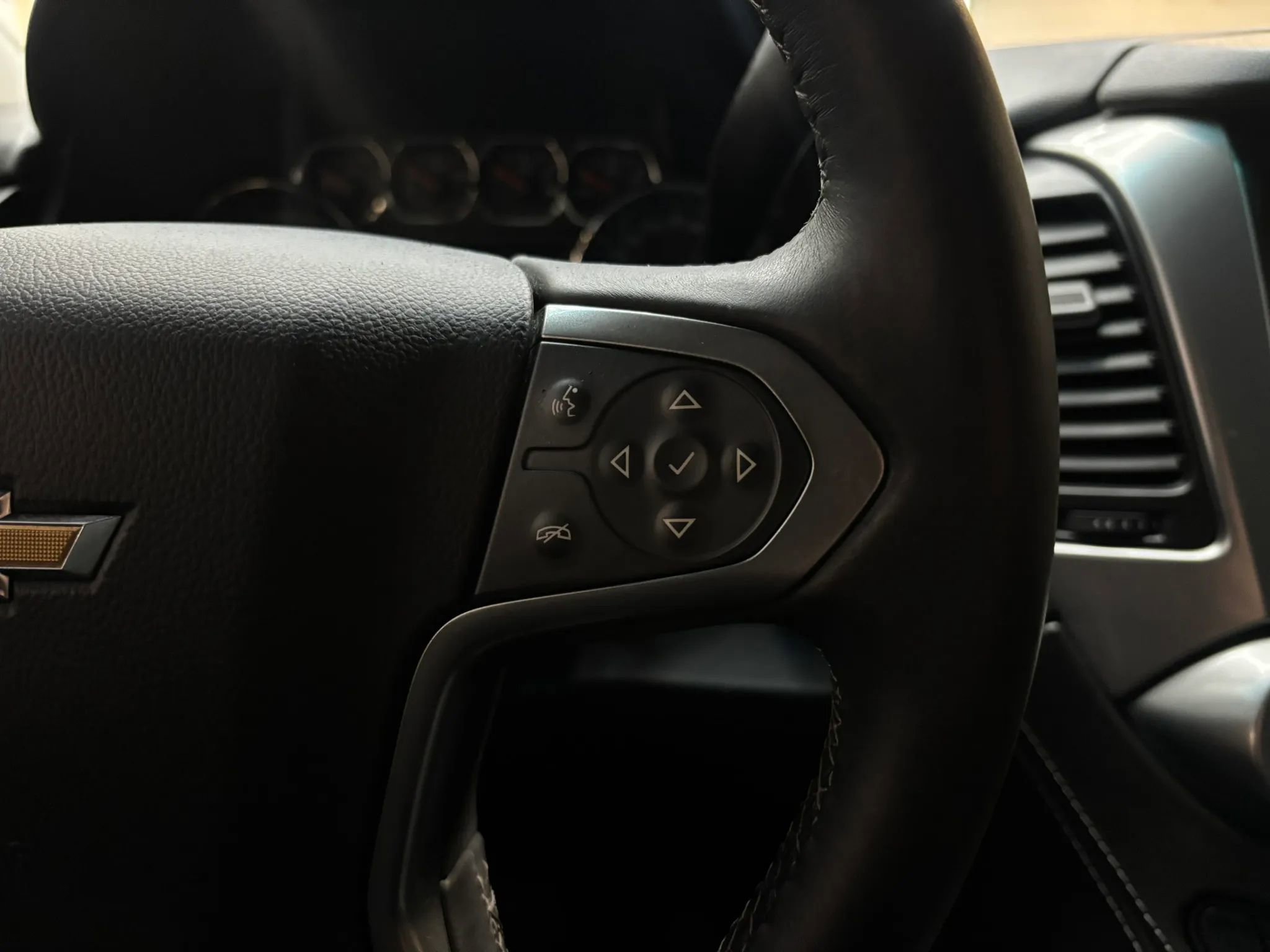 Used 2015 Chevrolet Tahoe LT AWD/4WD image 17