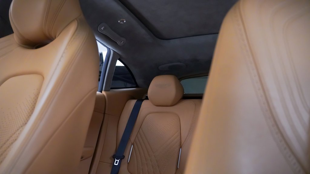 Used 2021 Aston Martin DBX image 35