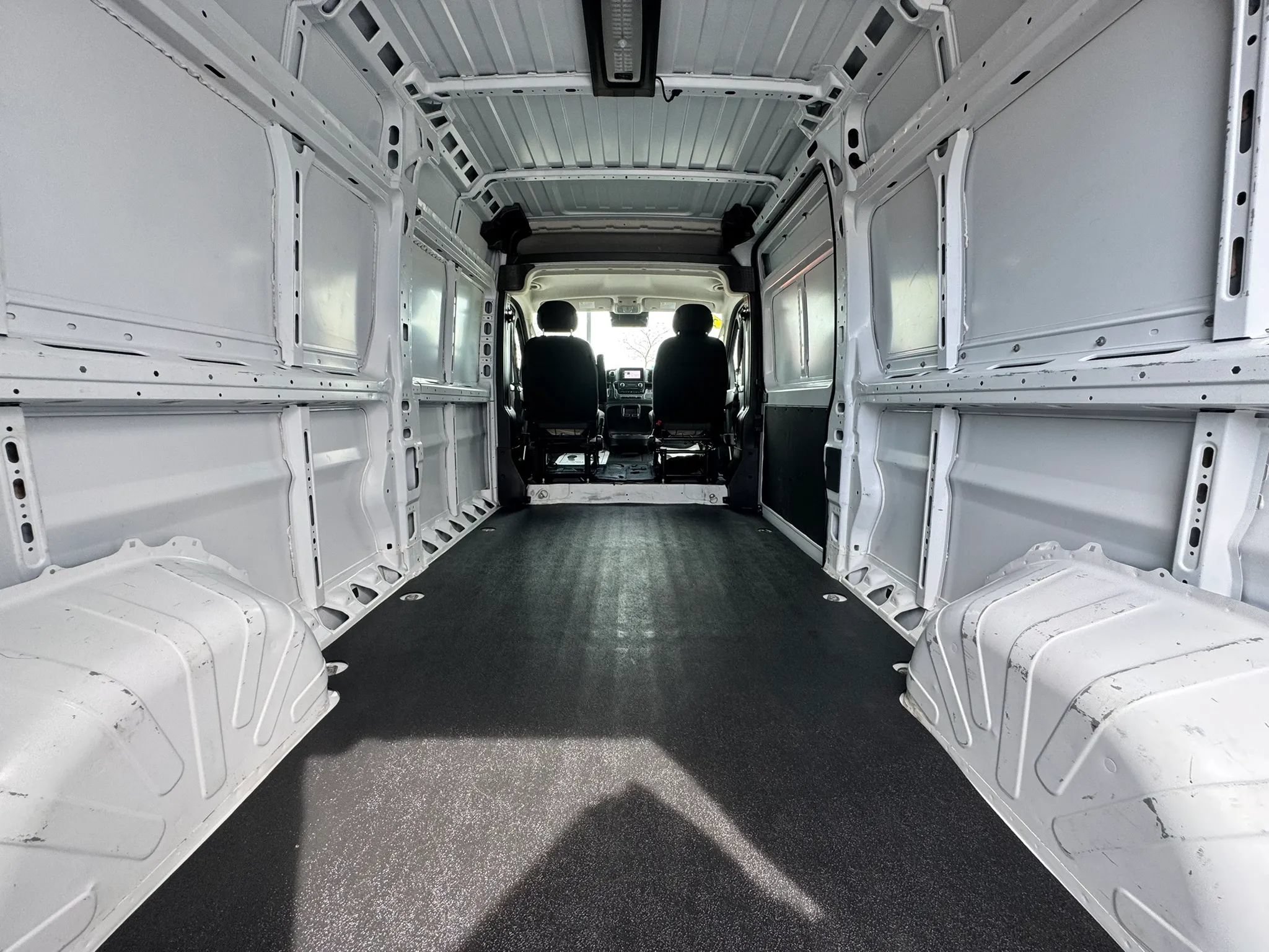 Used 2025 RAM ProMaster 2500 w/ Convenience Group FWD image 26