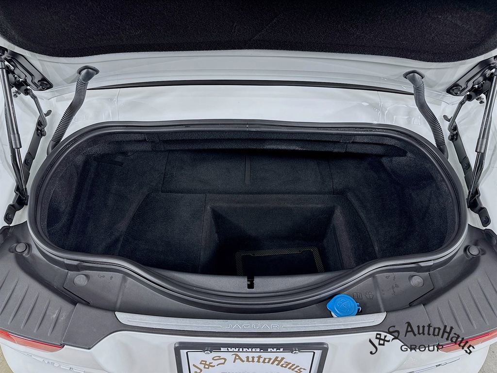 Used 2016 Jaguar F-TYPE R image 33