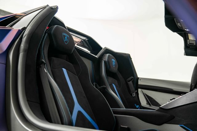 Used 2021 Lamborghini Aventador SVJ AWD/4WD image 27