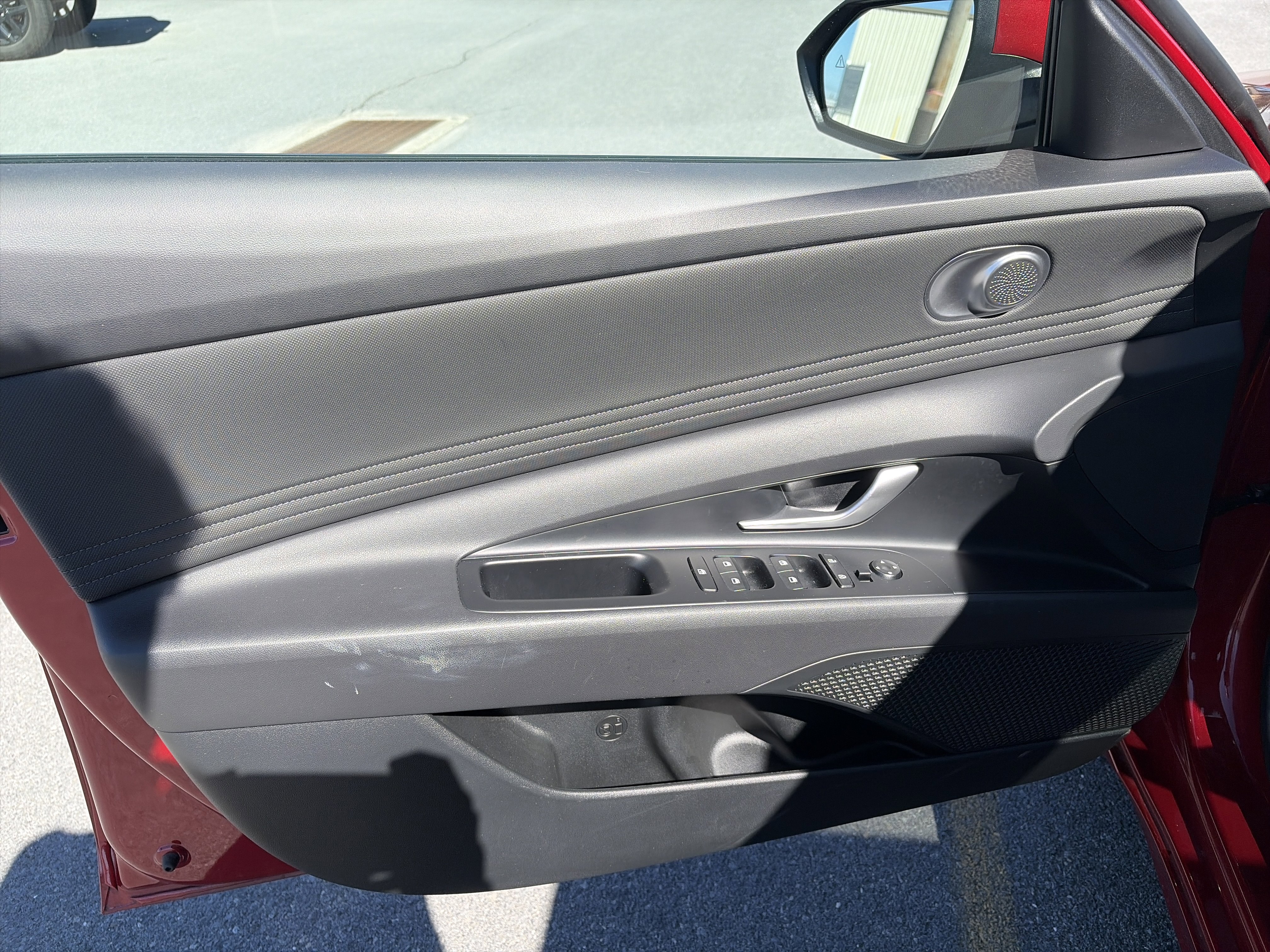 Used 2025 Hyundai Elantra SEL image 15