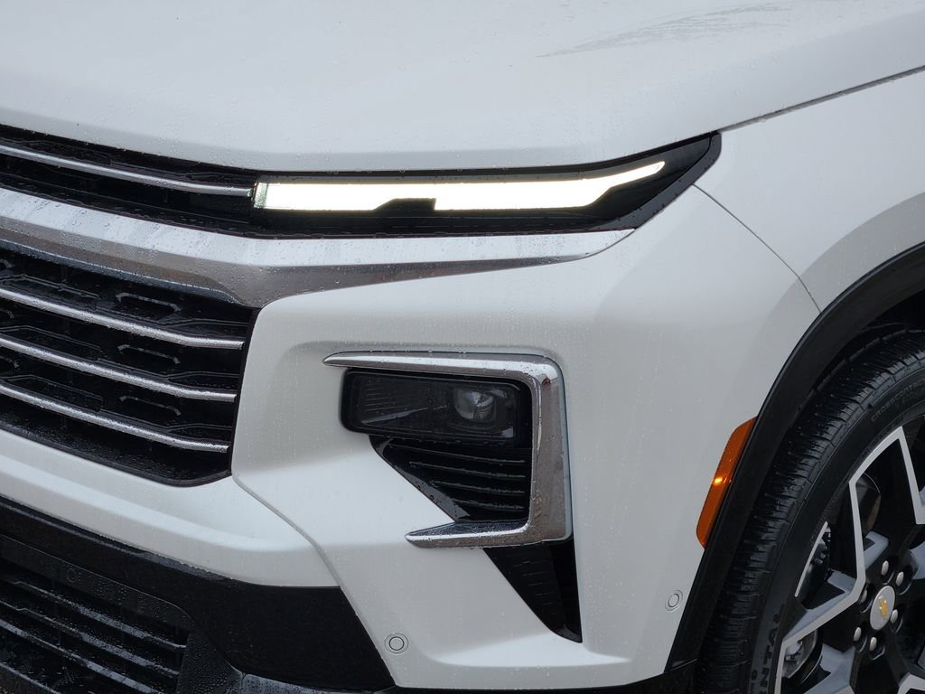 Certified 2025 Chevrolet Traverse High Country FWD image 8