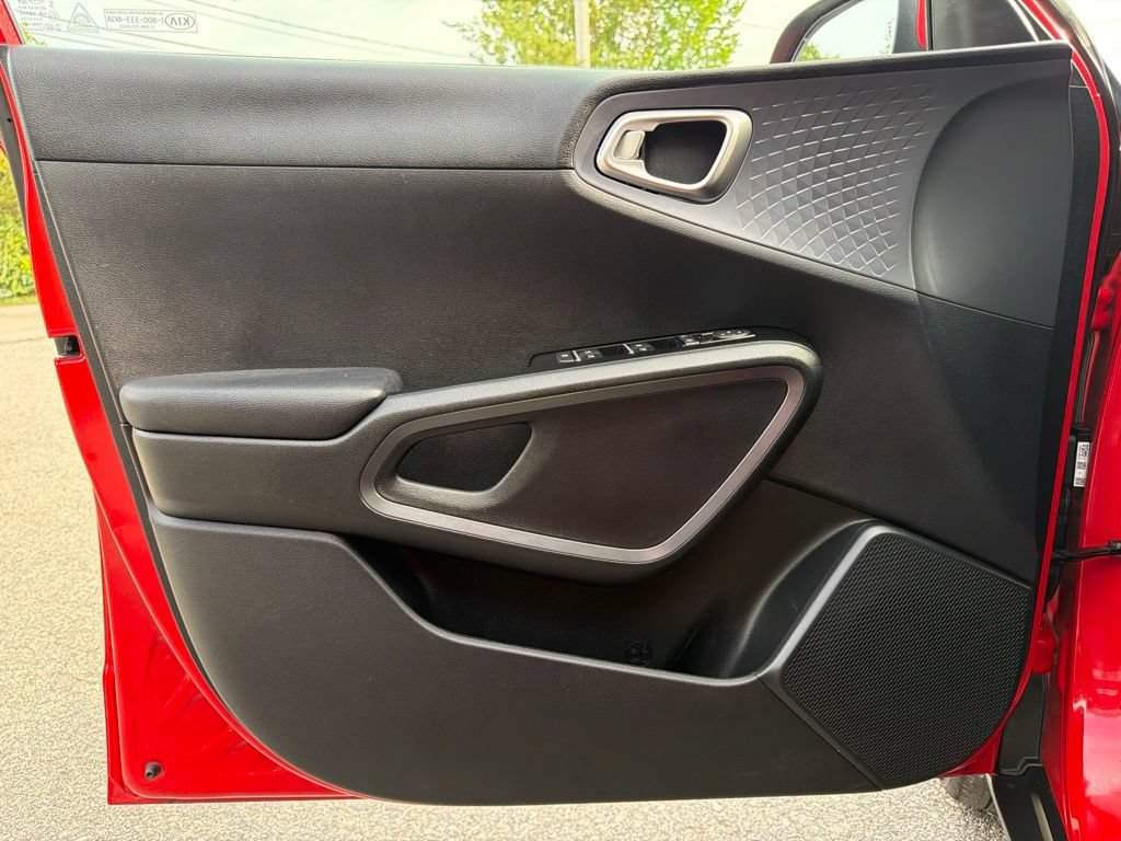 Used 2020 Kia Soul S FWD image 14