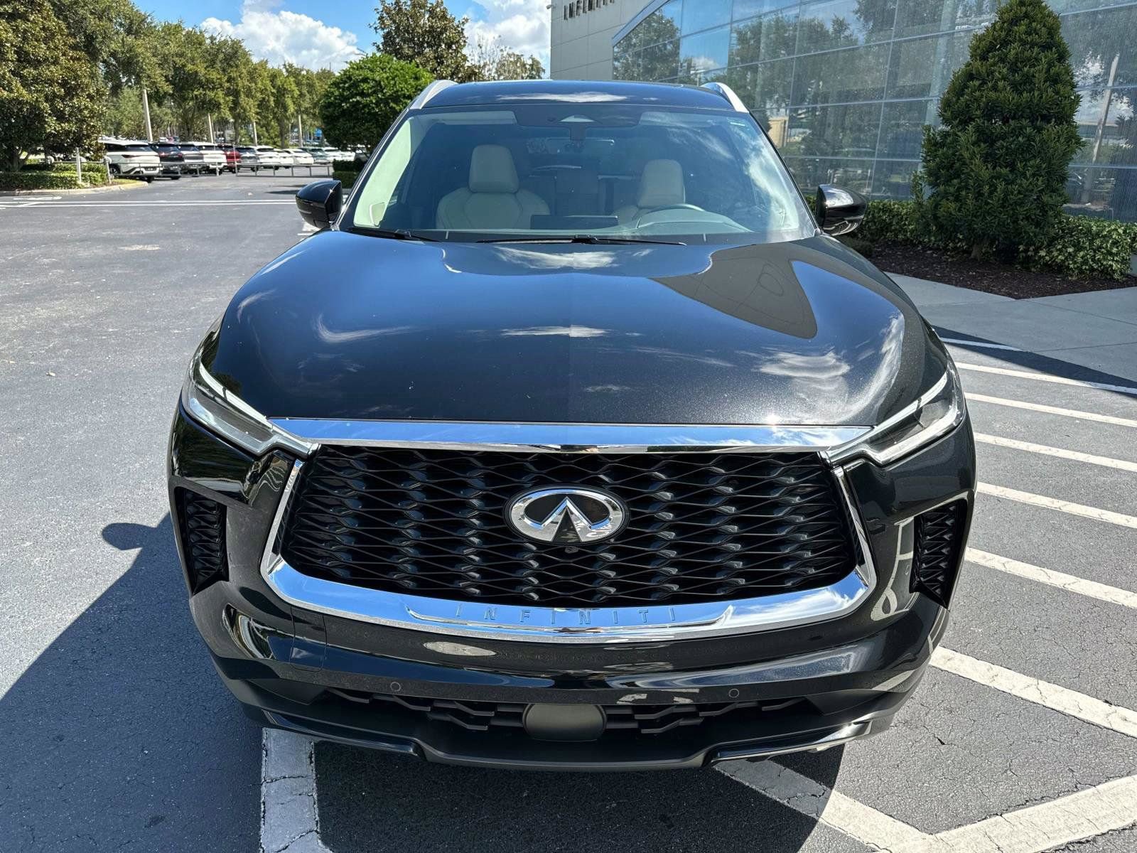 Certified 2025 INFINITI QX60 Luxe image 6