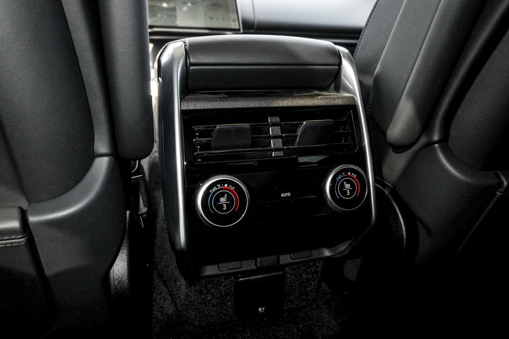 New 2025 Land Rover Range Rover SE image 16