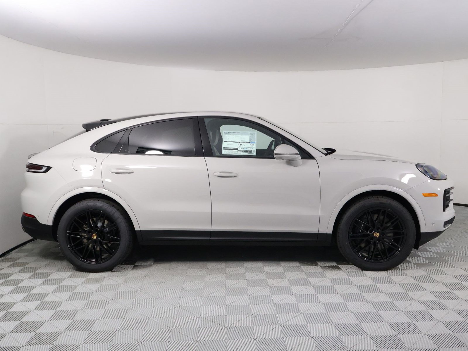 New 2026 Porsche Cayenne Coupe AWD/4WD image 8