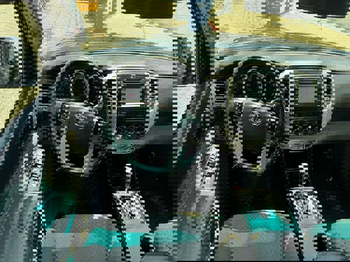 Used 2013 Toyota Tacoma PreRunner w/ SR5 Pkg RWD image 10