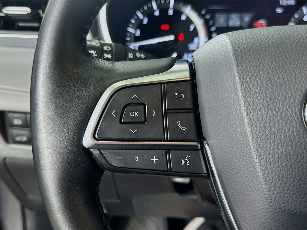 Used 2021 Toyota Highlander Platinum AWD/4WD image 24