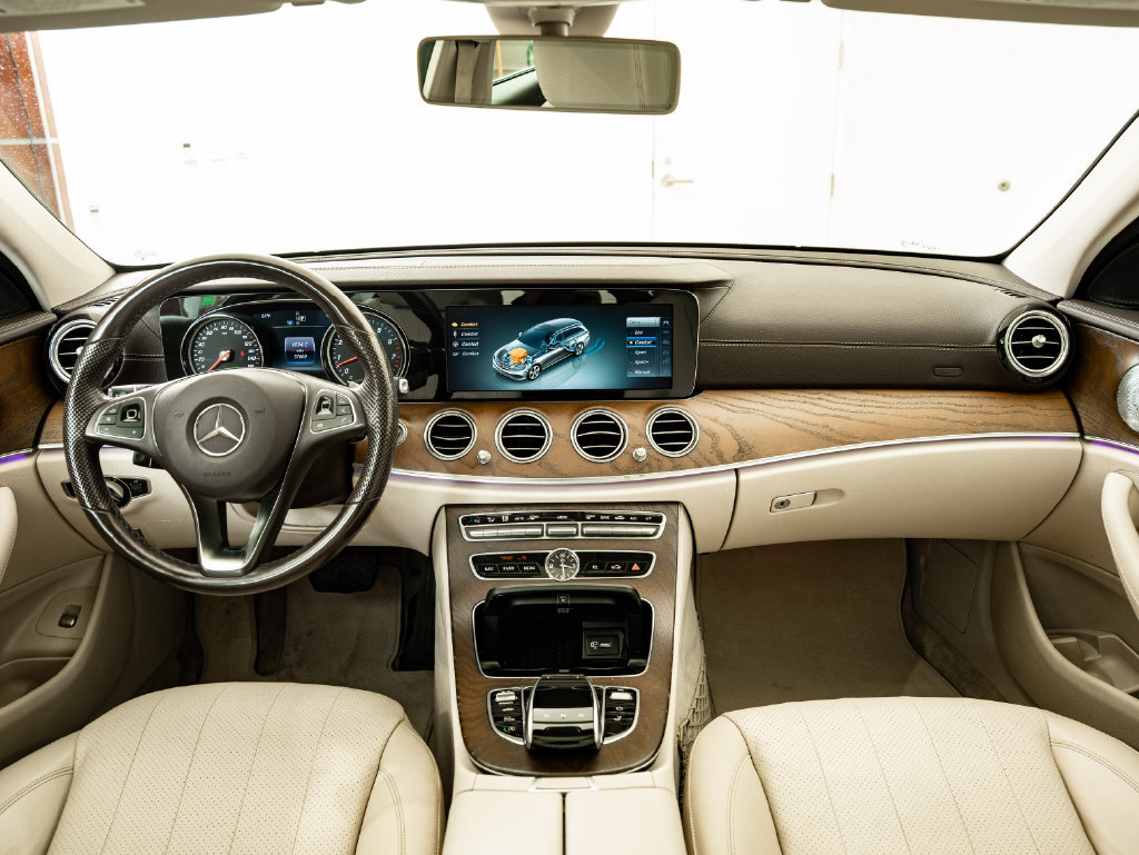 Used 2018 Mercedes-Benz E 400 4MATIC Wagon image 4