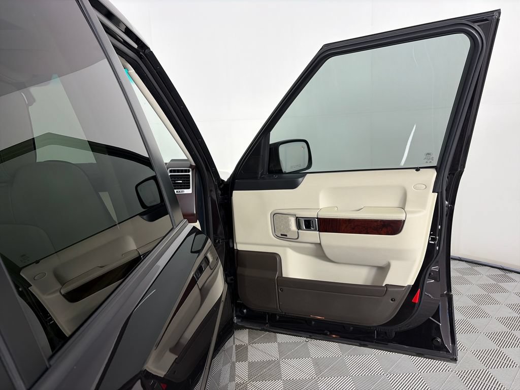 Used 2010 Land Rover Range Rover HSE AWD/4WD image 31
