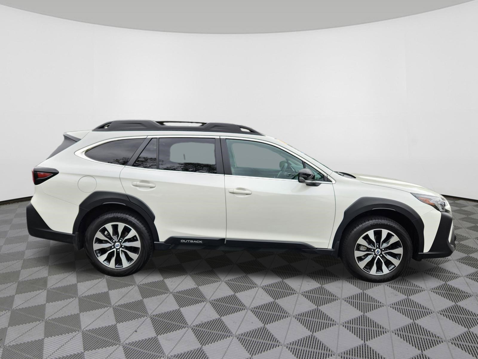 Certified 2023 Subaru Outback Limited AWD/4WD image 6