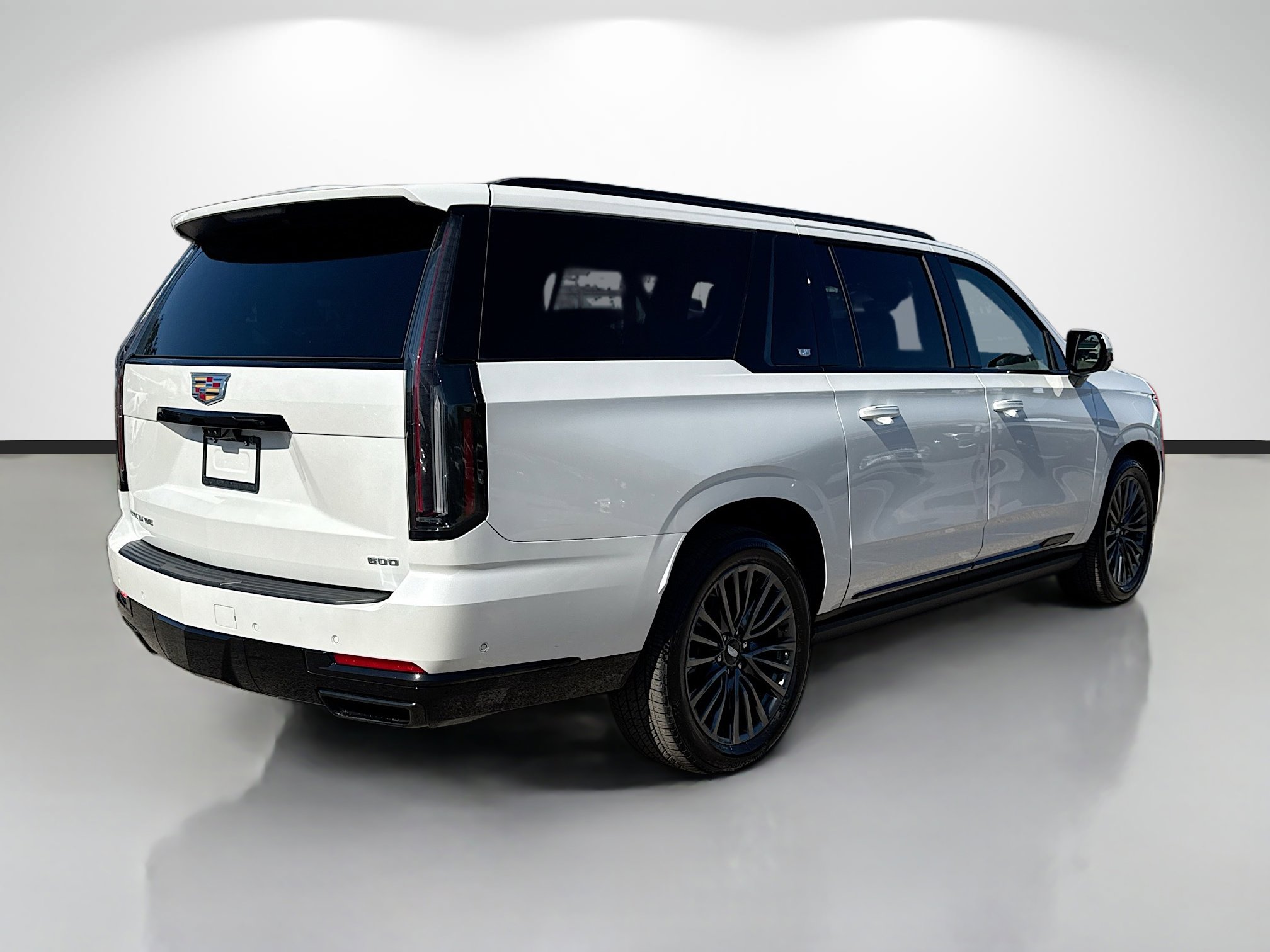 Used 2025 Cadillac Escalade ESV Sport Platinum image 3