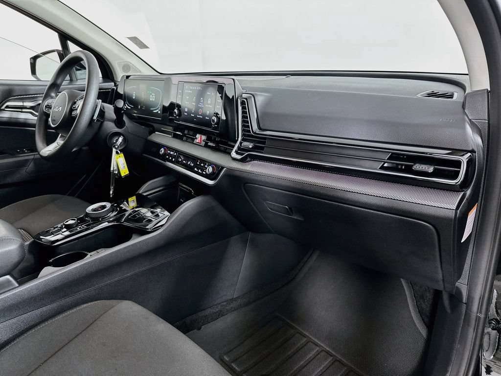 Used 2025 Kia Sportage LX FWD image 28