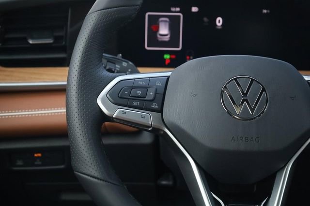 New 2026 Volkswagen Tiguan SEL R-Line image 9