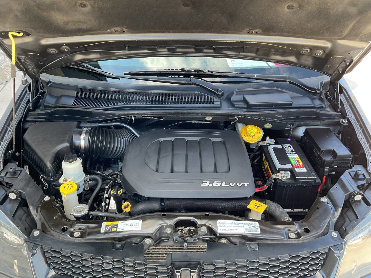 Used 2016 Dodge Grand Caravan SXT image 57