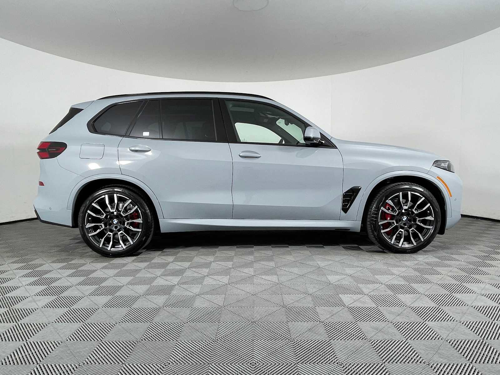 New 2026 BMW X5 xDrive50e w/ M Sport Package image 12