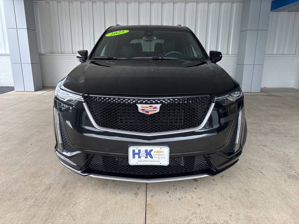 Used 2025 Cadillac XT6 Sport image 2