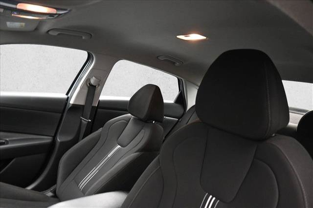 Used 2024 Hyundai Elantra SEL FWD image 18