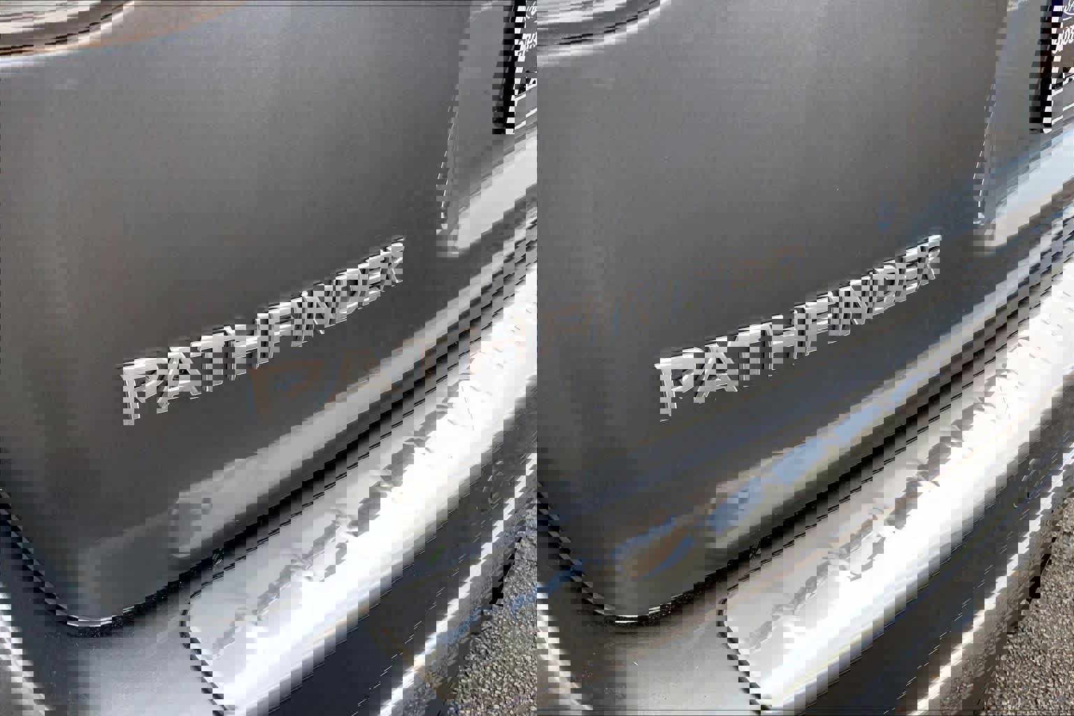 Used 2016 Nissan Pathfinder Platinum w/ Cargo Package image 30