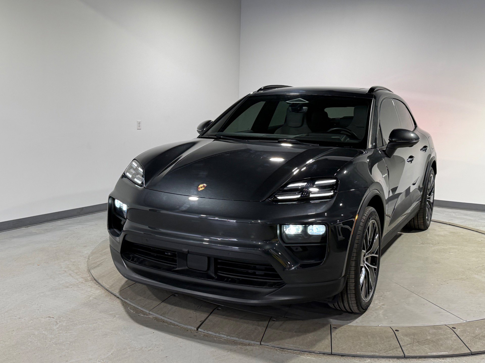 Used 2024 Porsche Macan 4 Electric w/ Premium Package image 6