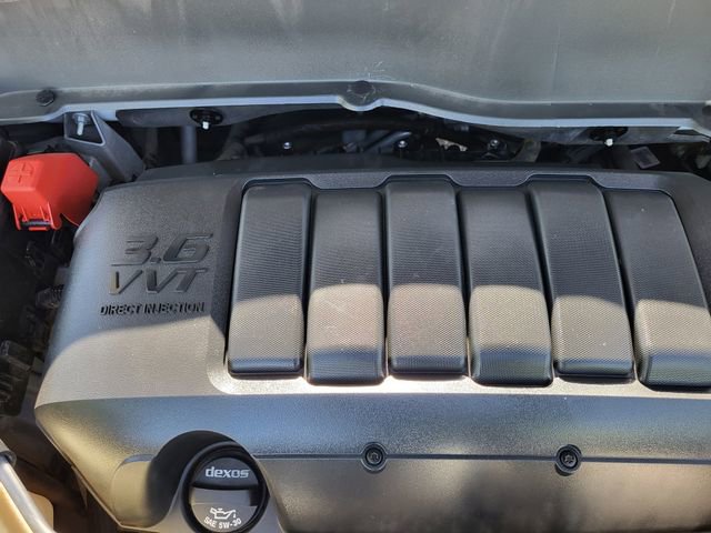 Used 2013 GMC Acadia SLE image 24