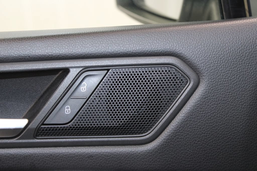 Used 2019 Volkswagen Tiguan SEL FWD image 36