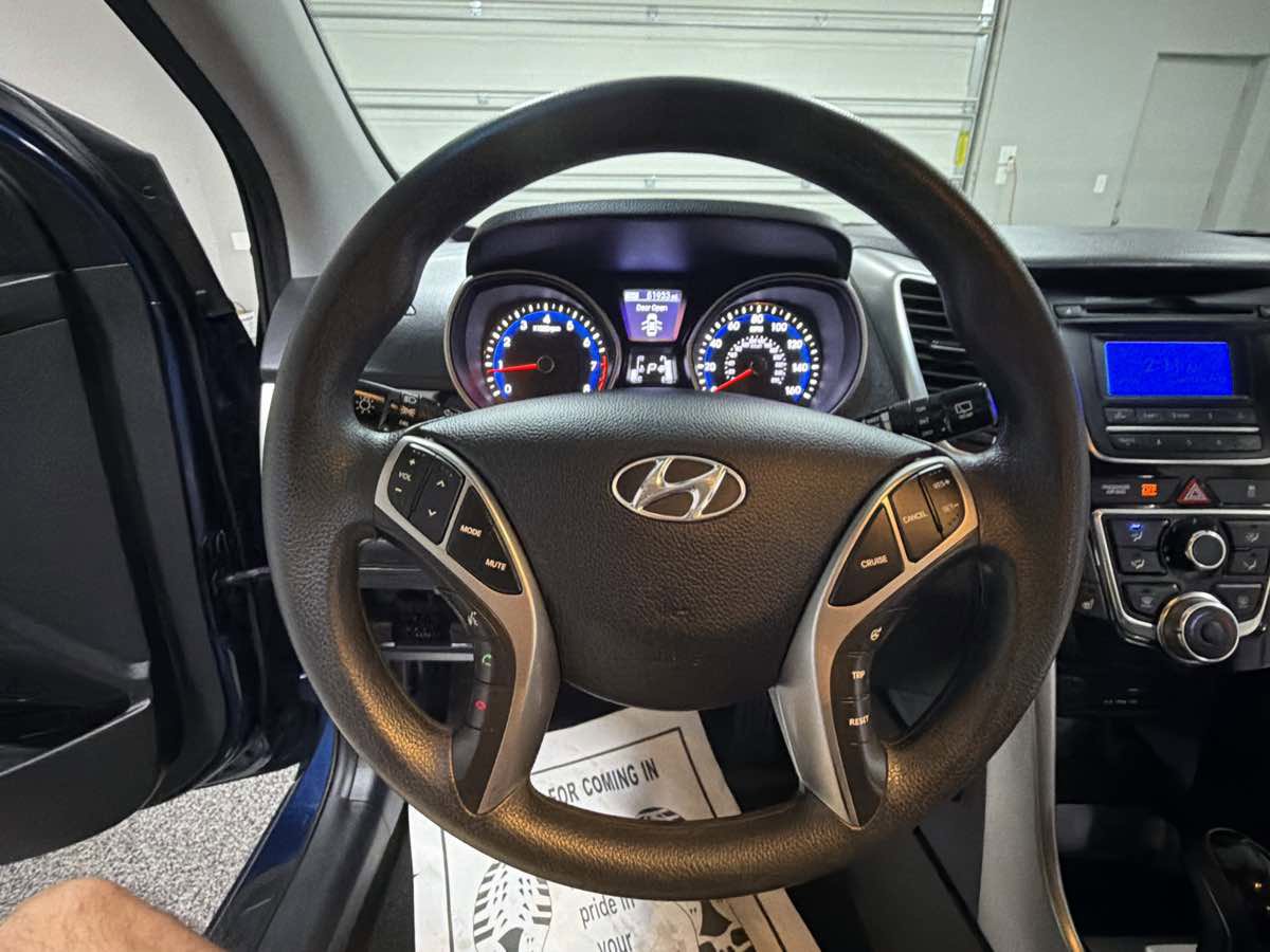 Used 2015 Hyundai Elantra GT FWD image 15