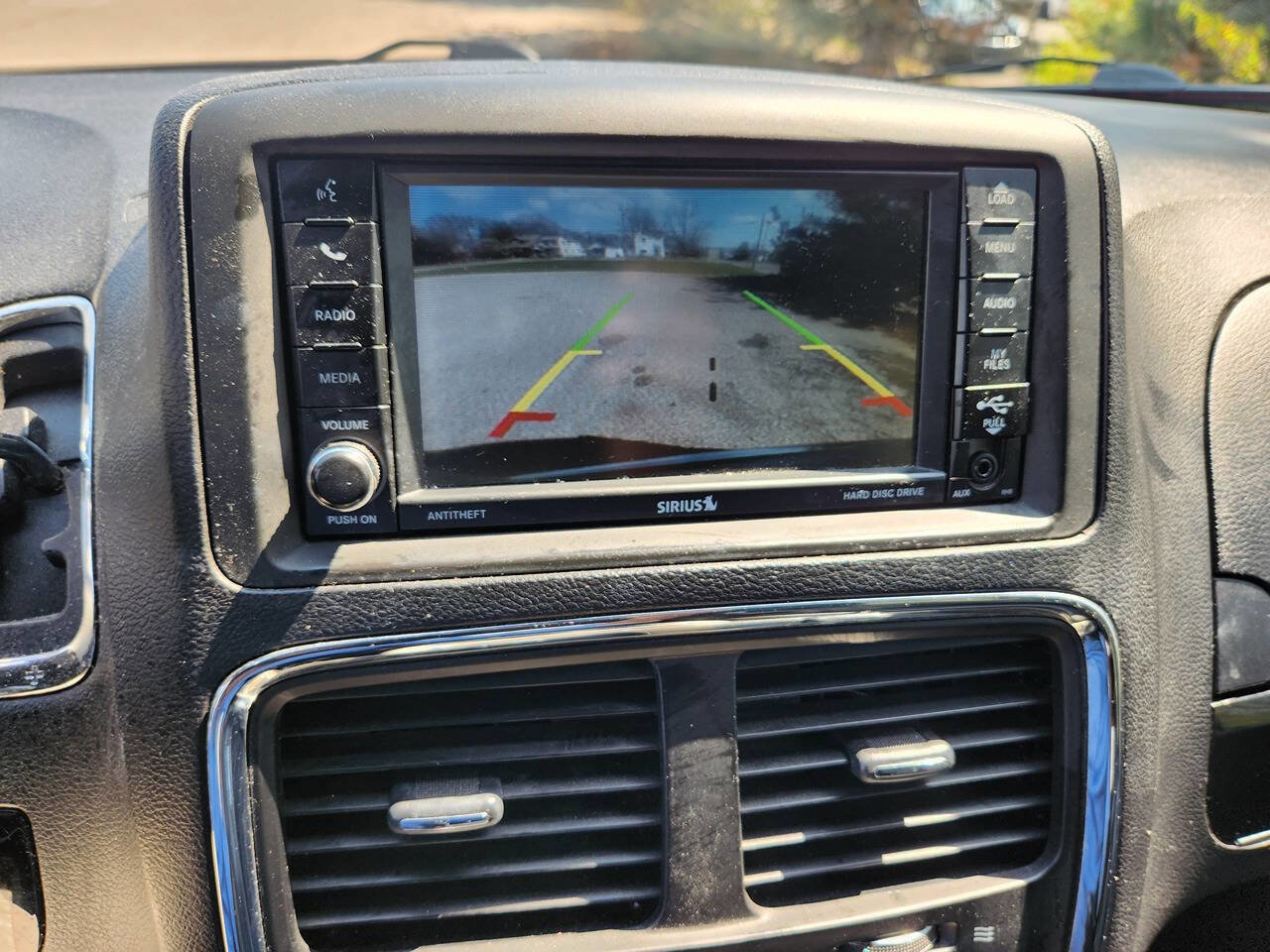 Used 2015 Dodge Grand Caravan SXT image 26