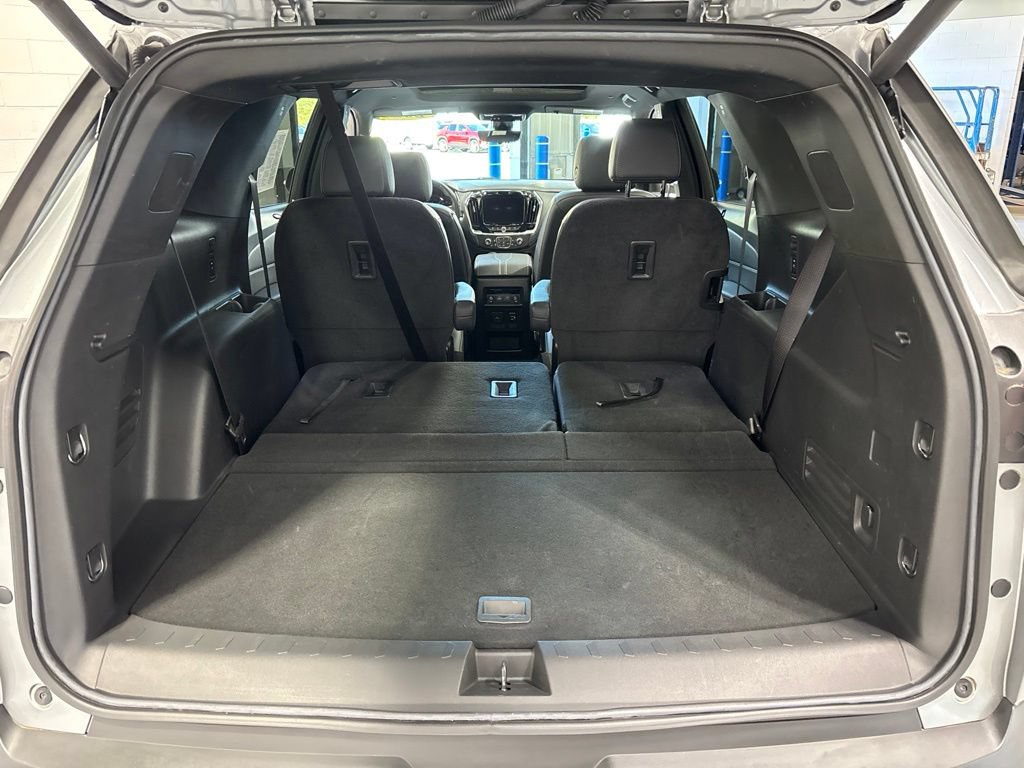 Used 2023 Chevrolet Traverse LT w/ LT Premium Package AWD/4WD image 54