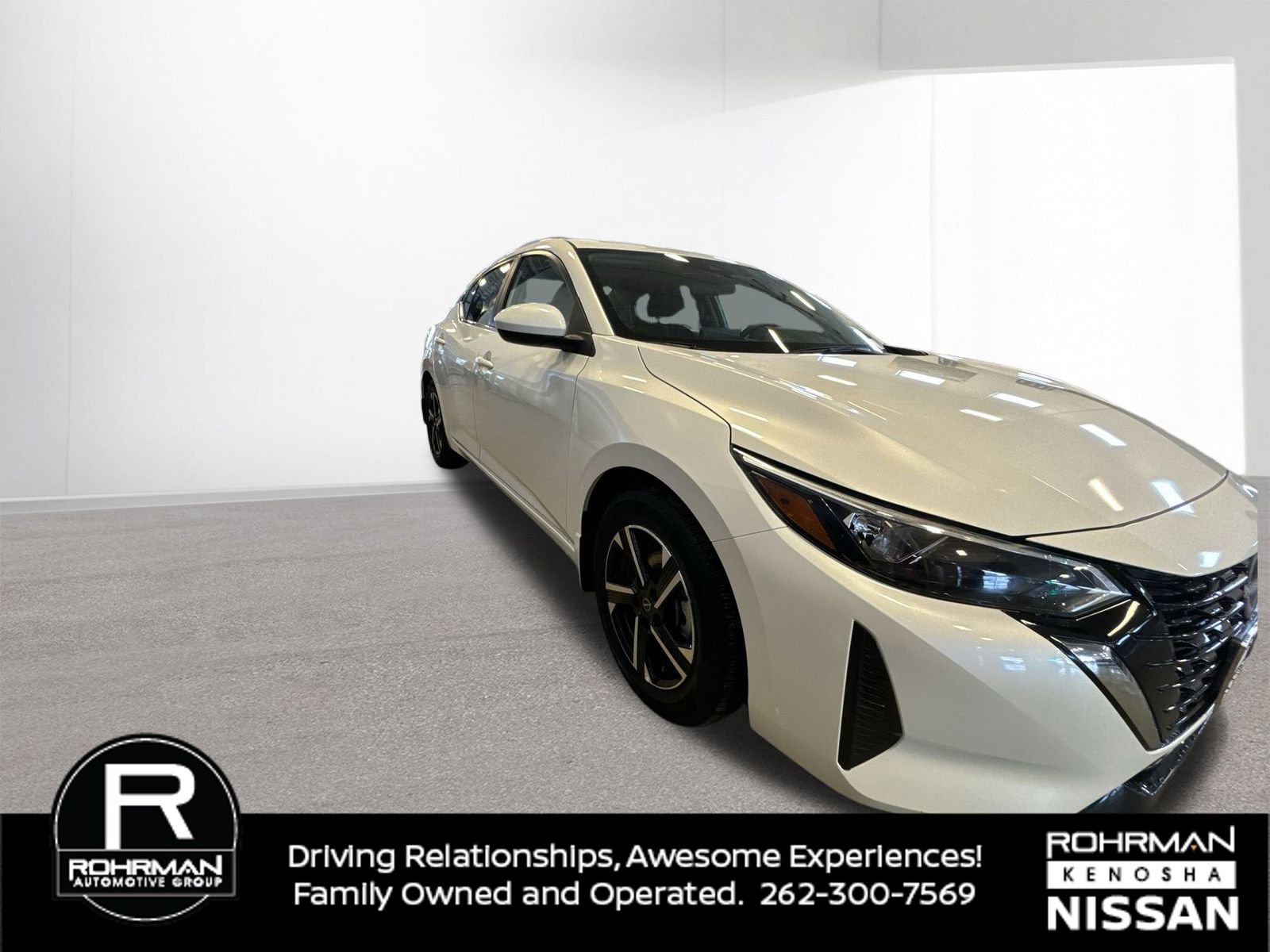 Used 2025 Nissan Sentra SV image 3