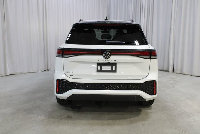 New 2026 Volkswagen Tiguan SE R-Line FWD image 25