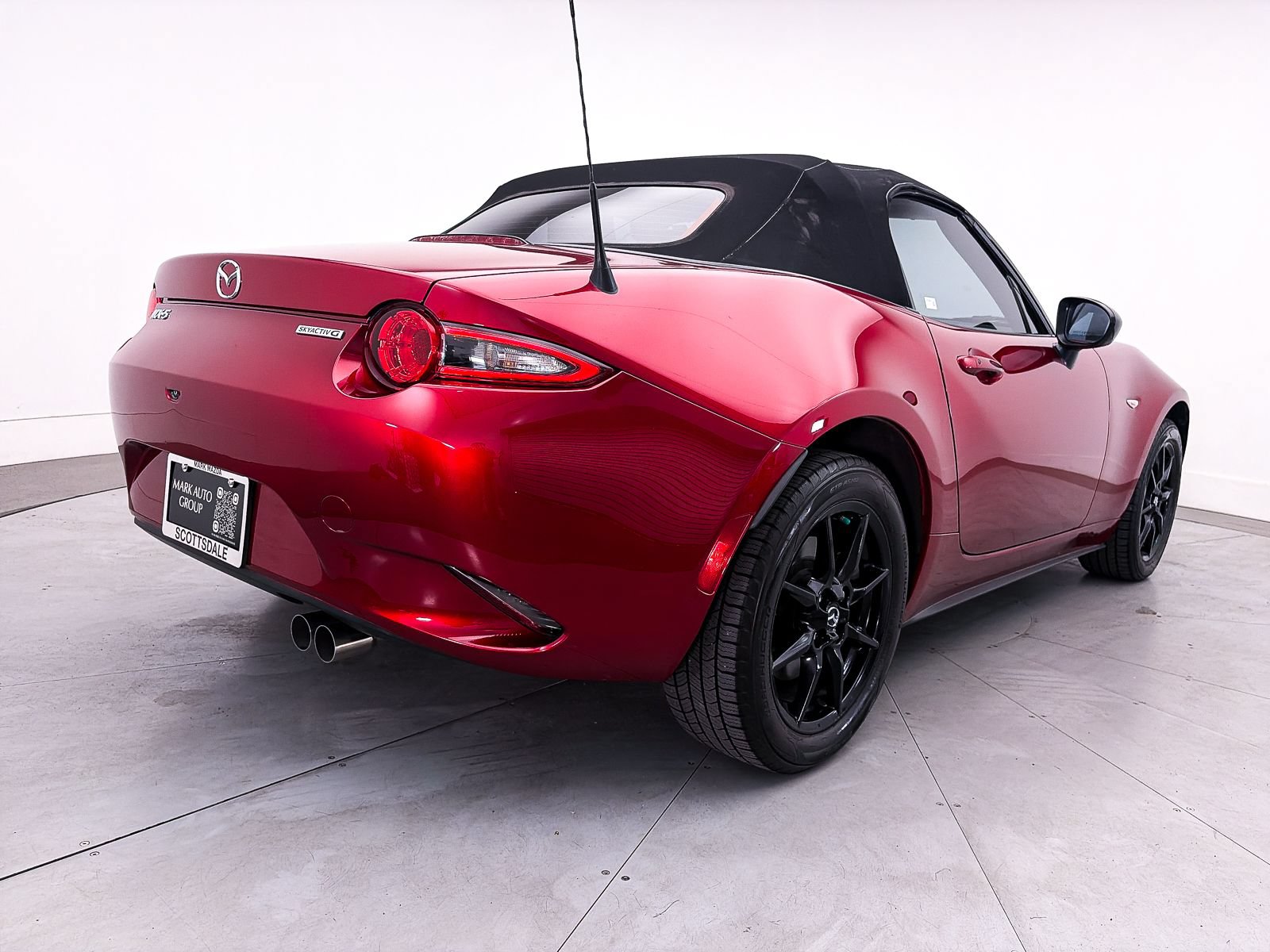 Used 2021 MAZDA MX-5 Miata Sport RWD image 15