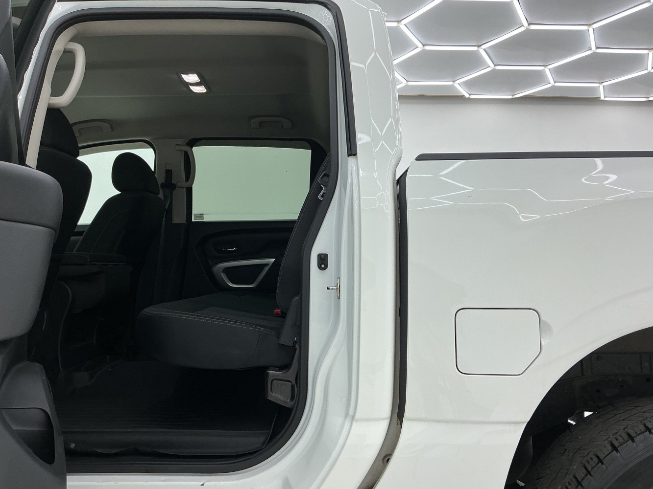 Used 2019 Nissan Titan SV AWD/4WD image 20
