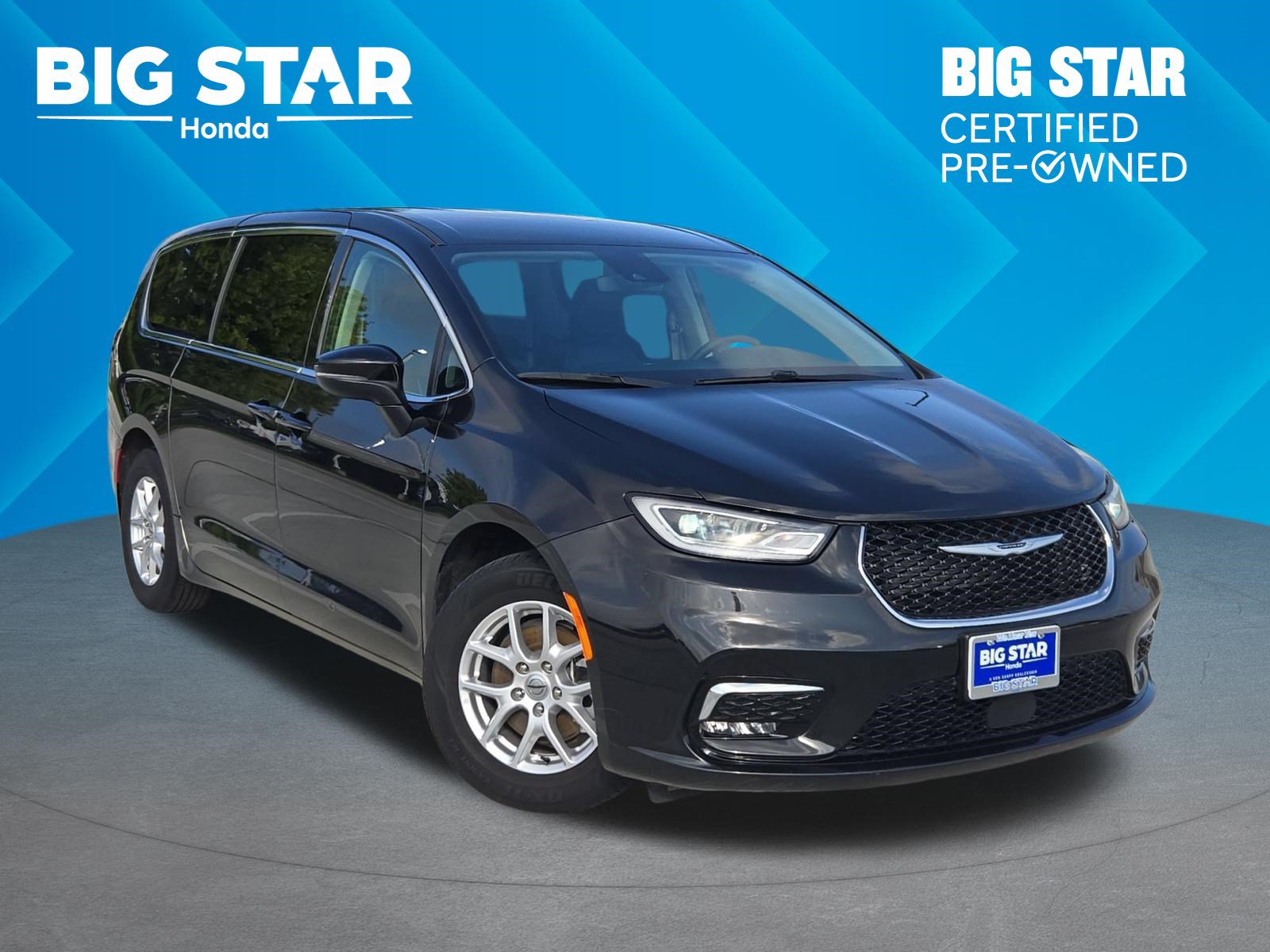 Used 2023 Chrysler Pacifica Touring-L FWD image 1