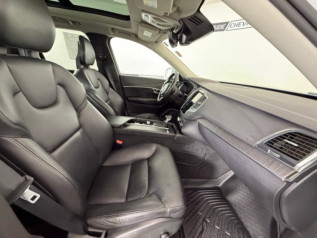 Used 2020 Volvo XC90 T5 Momentum image 17
