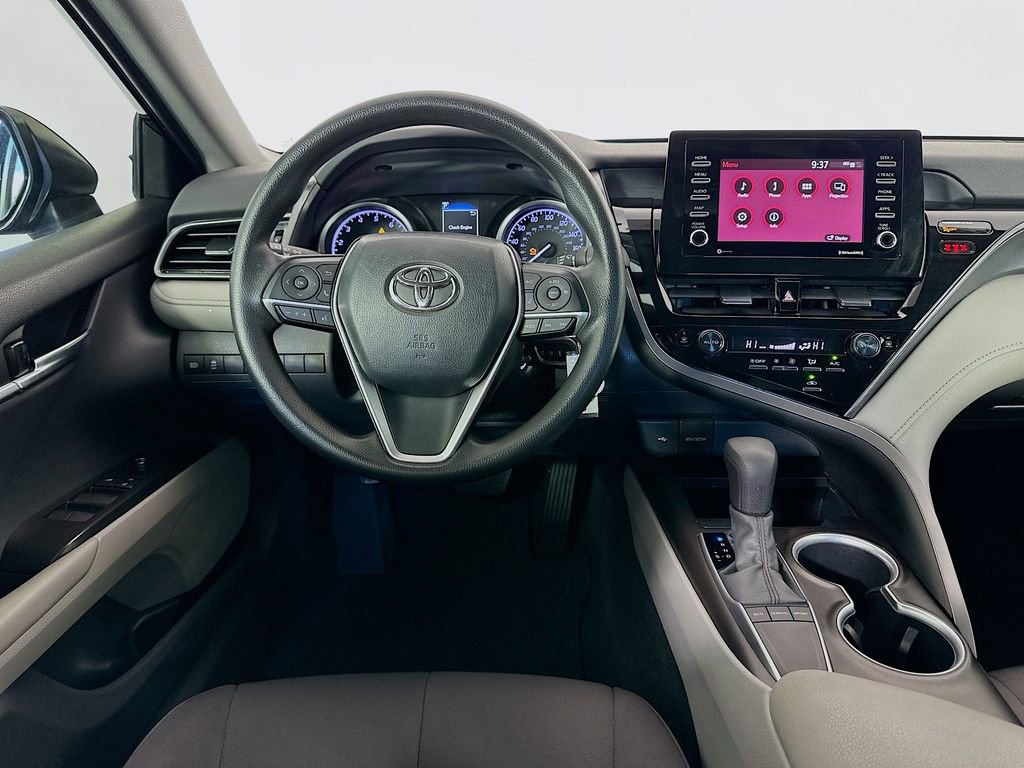 Used 2022 Toyota Camry LE image 21