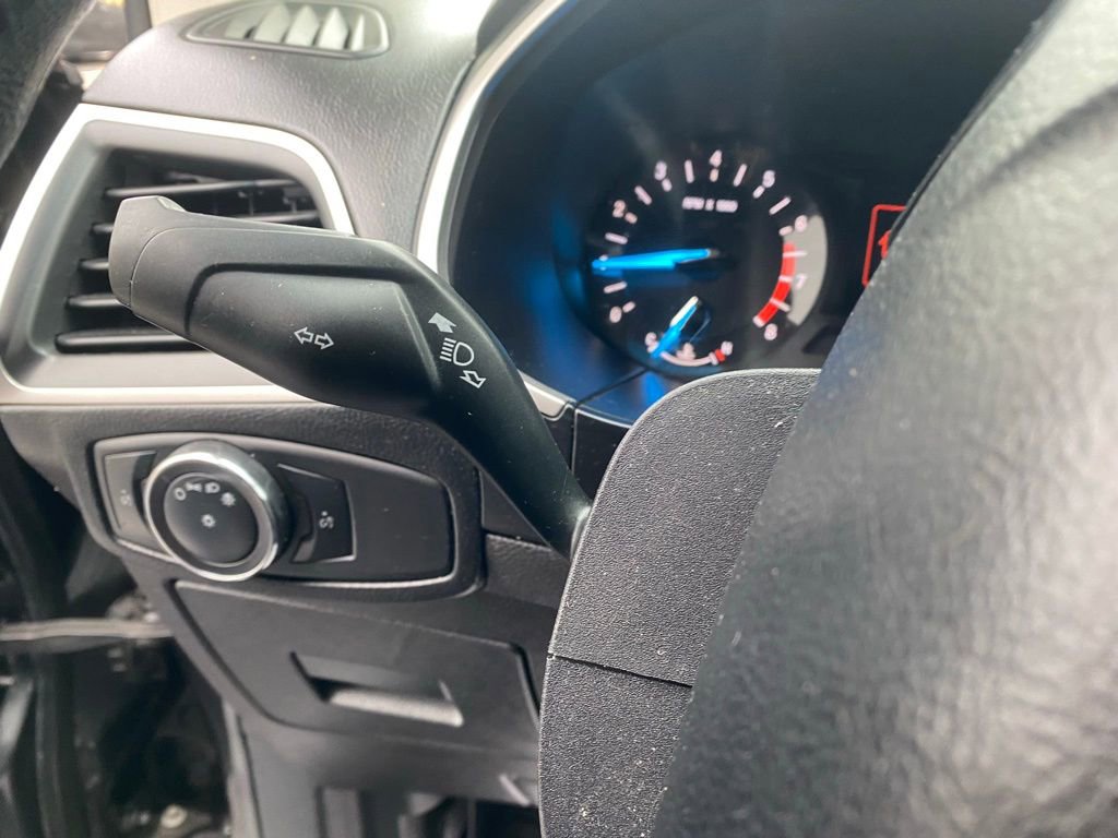 Used 2015 Ford Edge SEL image 21