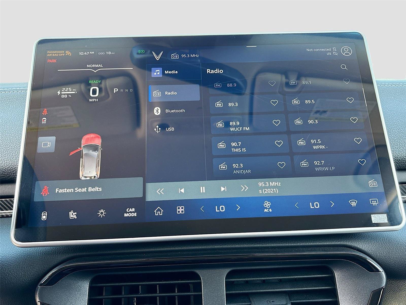 New 2025 VinFast VF 8 Eco AWD/4WD image 14