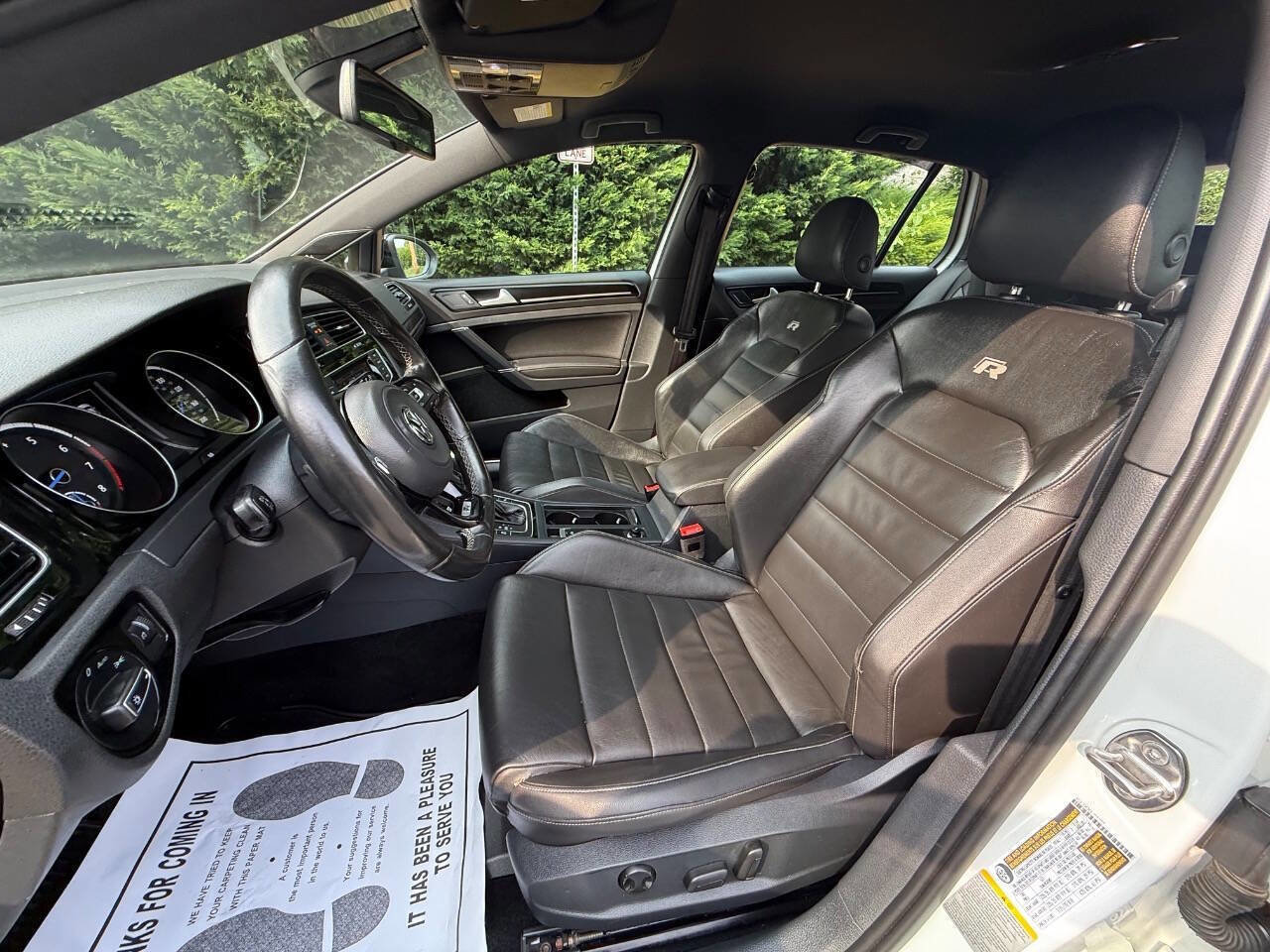 Used 2015 Volkswagen Golf R 4-Door image 21