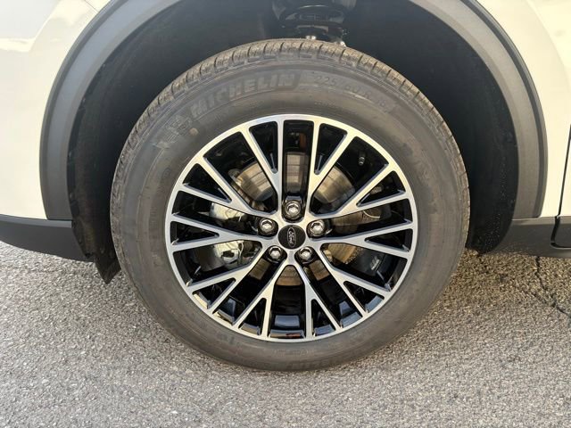 New 2026 Ford Escape SE w/ Class II Trailer Tow Package image 6